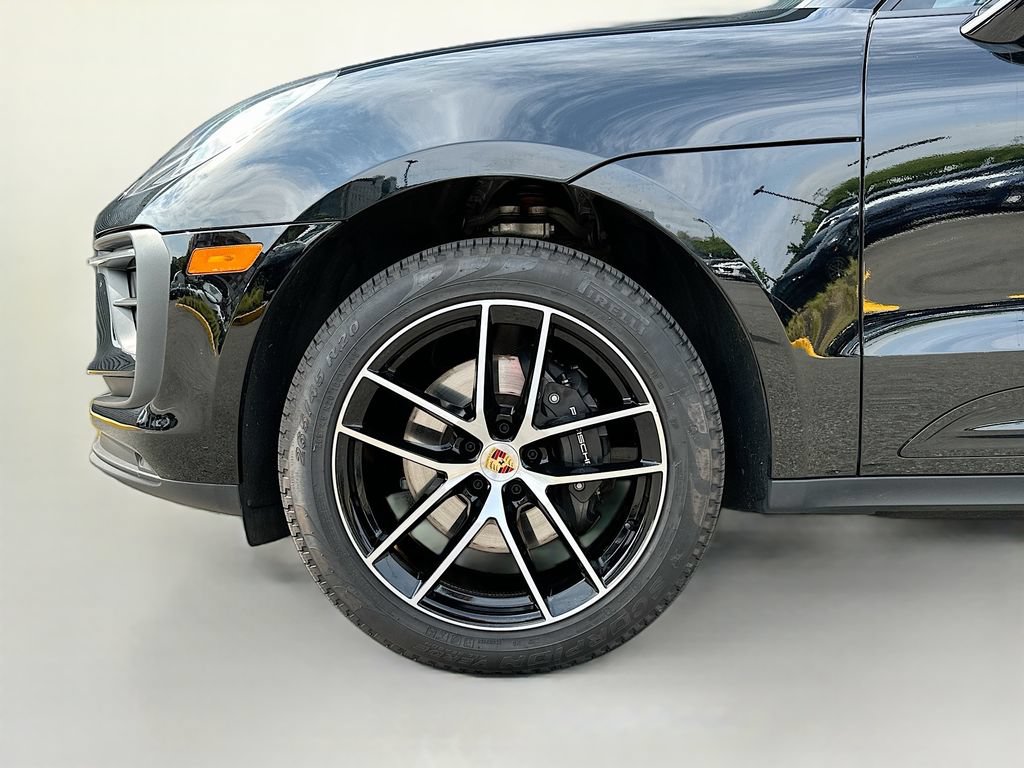 Certified 2026 Porsche Macan AWD/4WD image 33