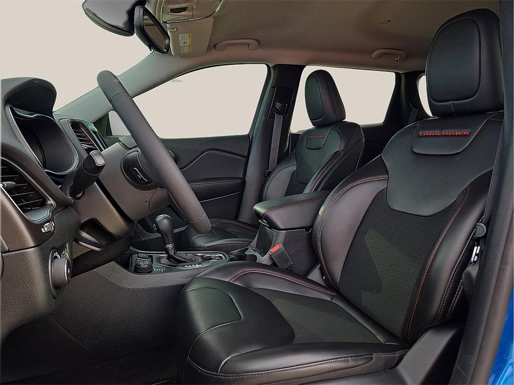 Used 2021 Jeep Cherokee Trailhawk image 13