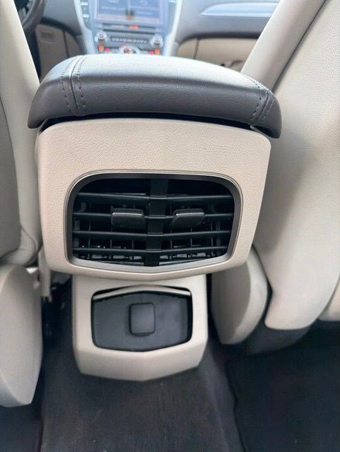 Used 2018 Lincoln MKZ Premiere FWD image 18