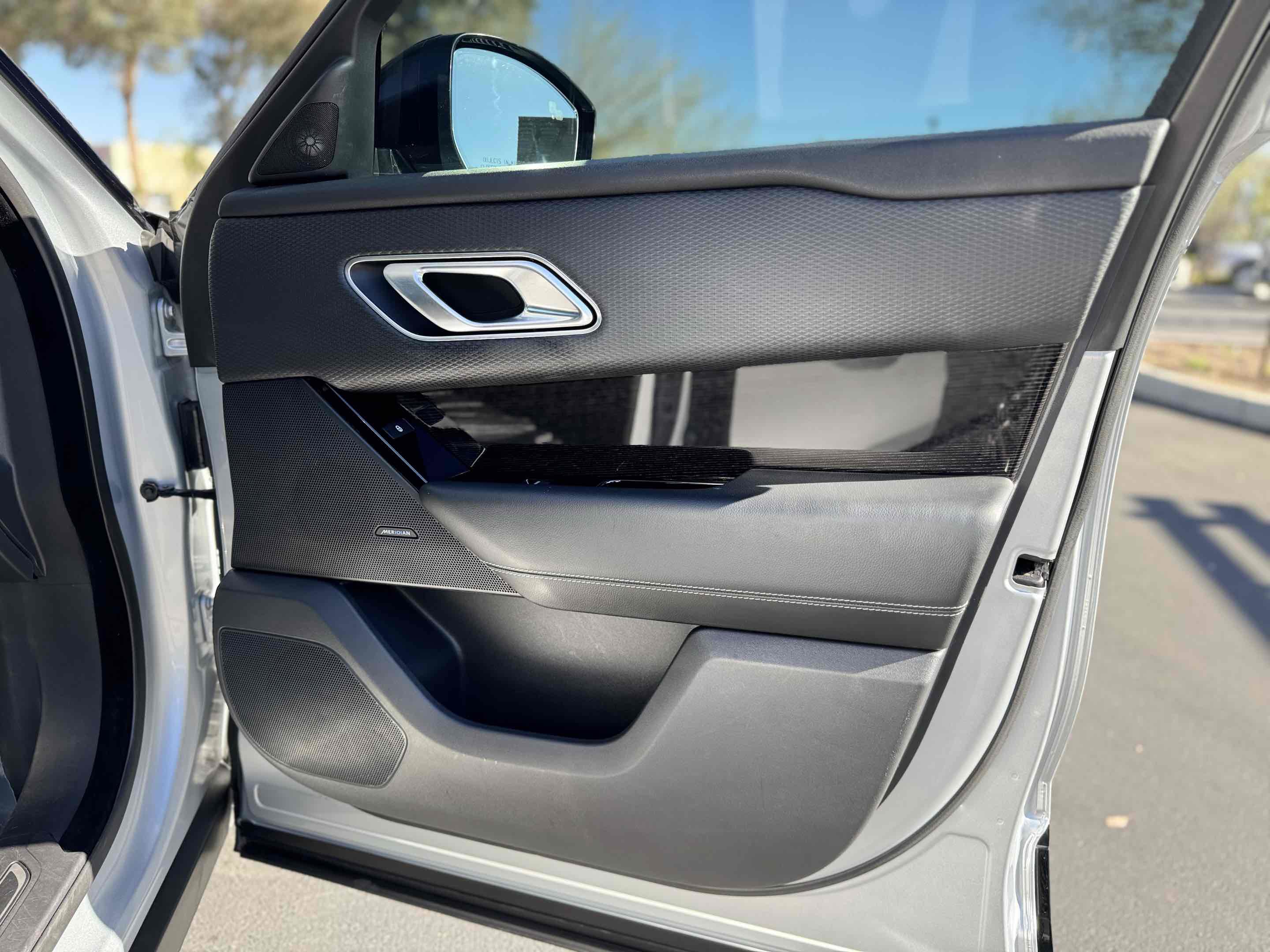 Used 2020 Land Rover Range Rover Velar R-Dynamic S image 45