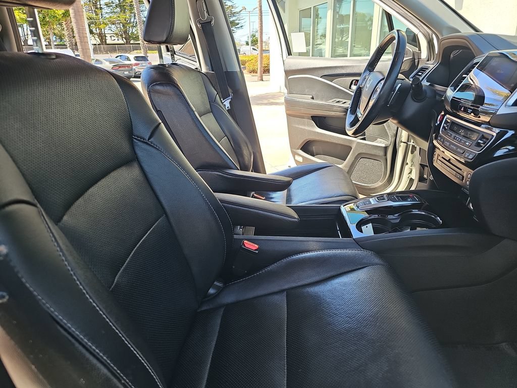 Used 2017 Honda Pilot Elite image 11