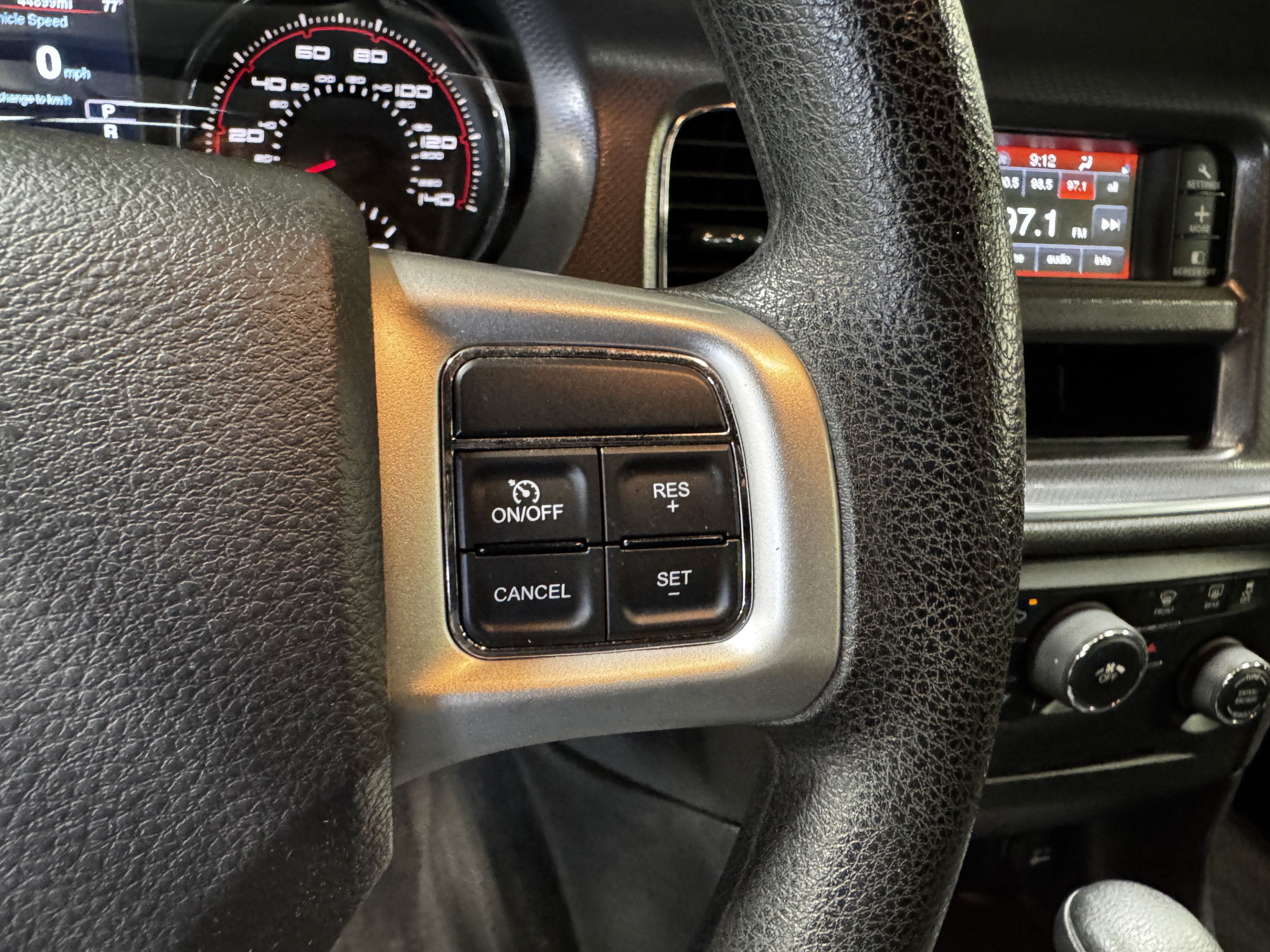 Used 2014 Dodge Charger SE RWD image 19