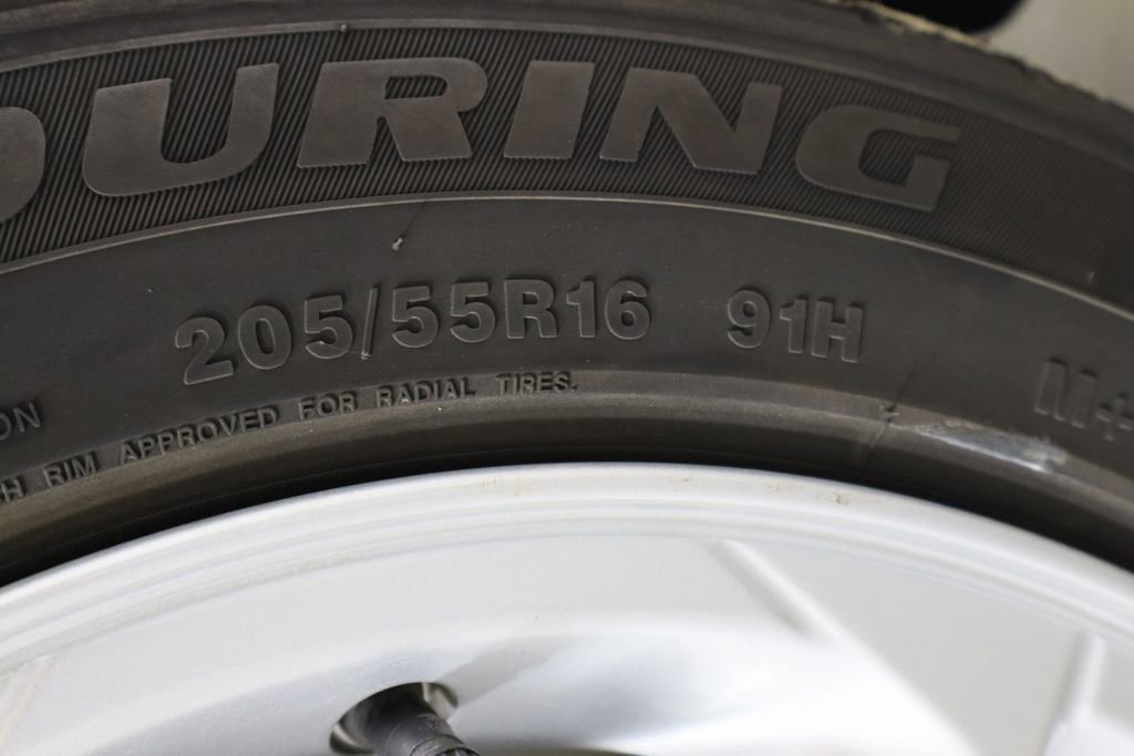 Used 2016 Chevrolet Cruze LT w/ Convenience Package image 38