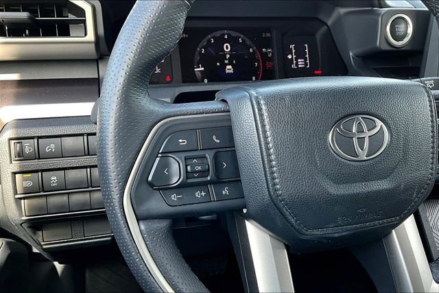 Used 2025 Toyota 4Runner SR5 AWD/4WD image 11