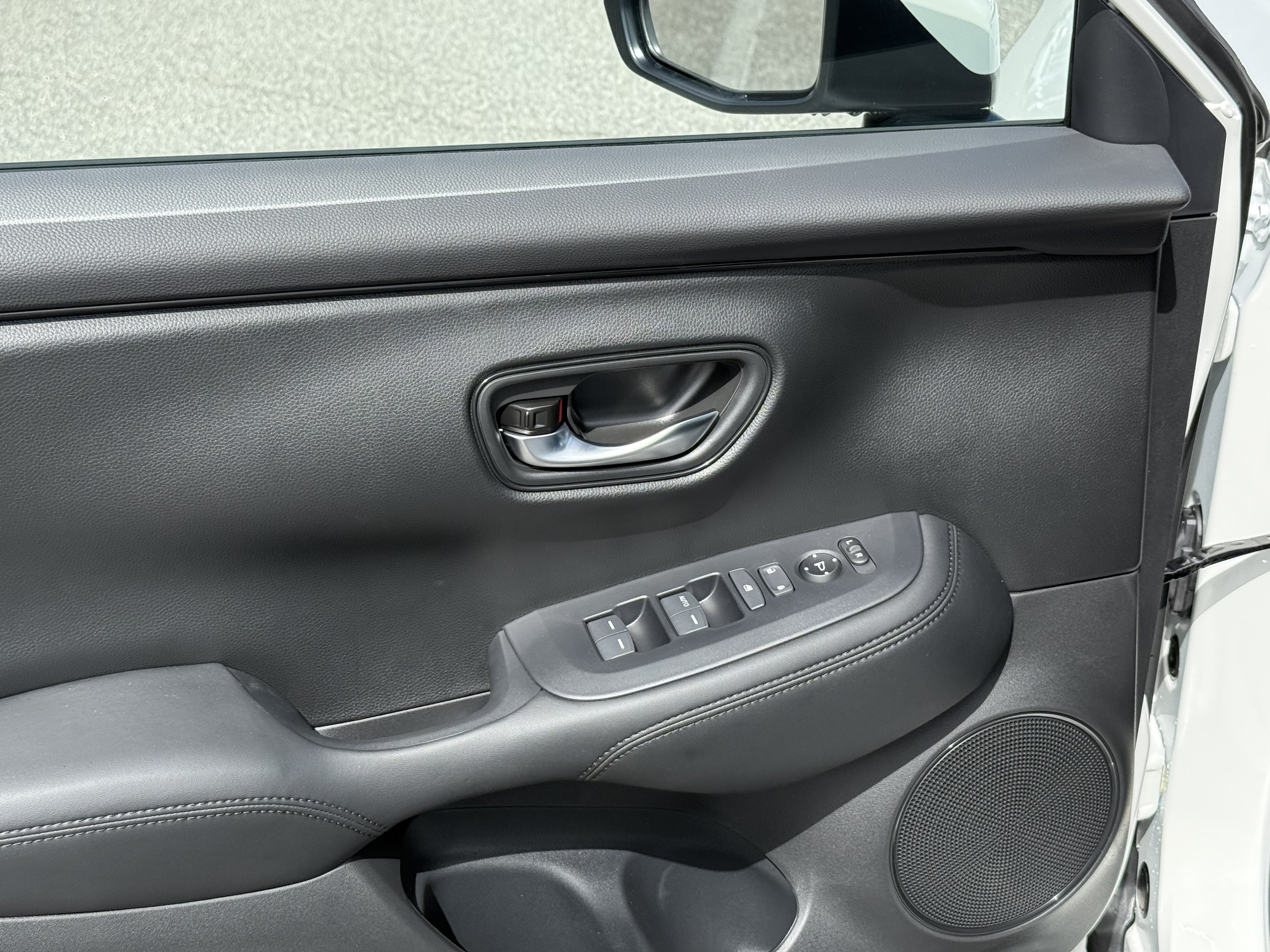 New 2027 Honda HR-V LX image 14