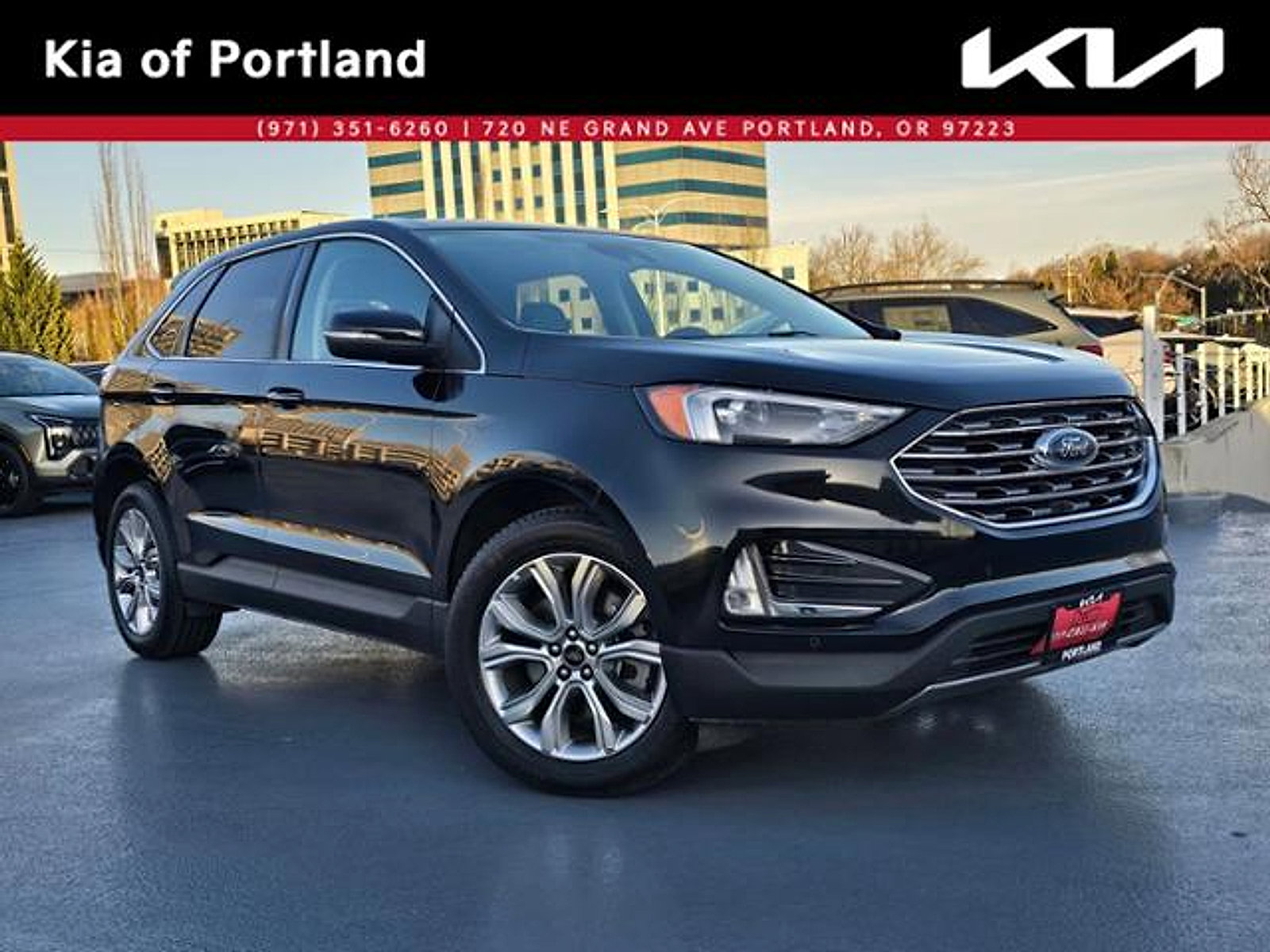 Used 2024 Ford Edge Titanium image 1