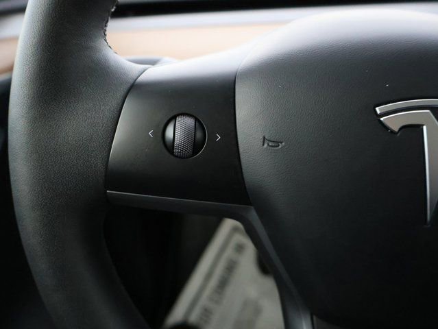 Used 2023 Tesla Model Y Long Range image 28