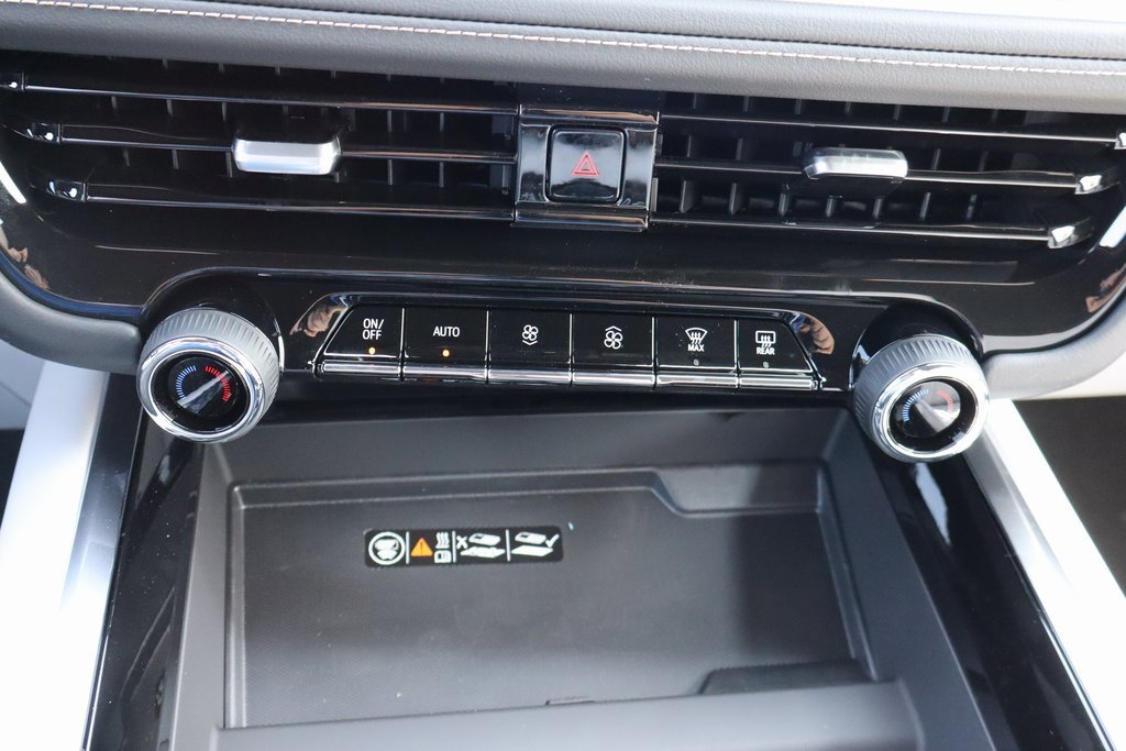 New 2025 Chevrolet Suburban Premier image 12