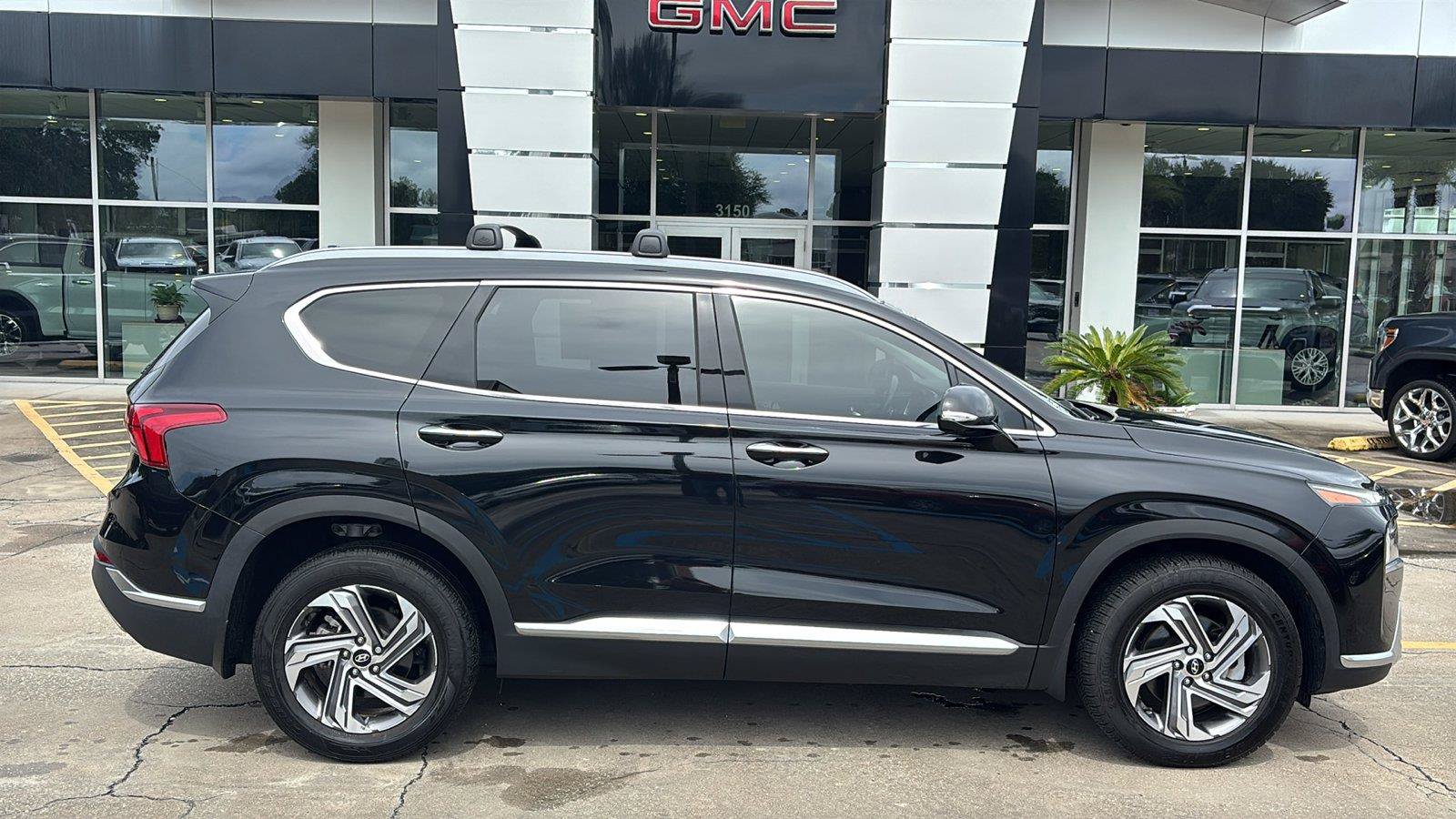 Used 2023 Hyundai Santa Fe SEL w/ Premium Package FWD image 8