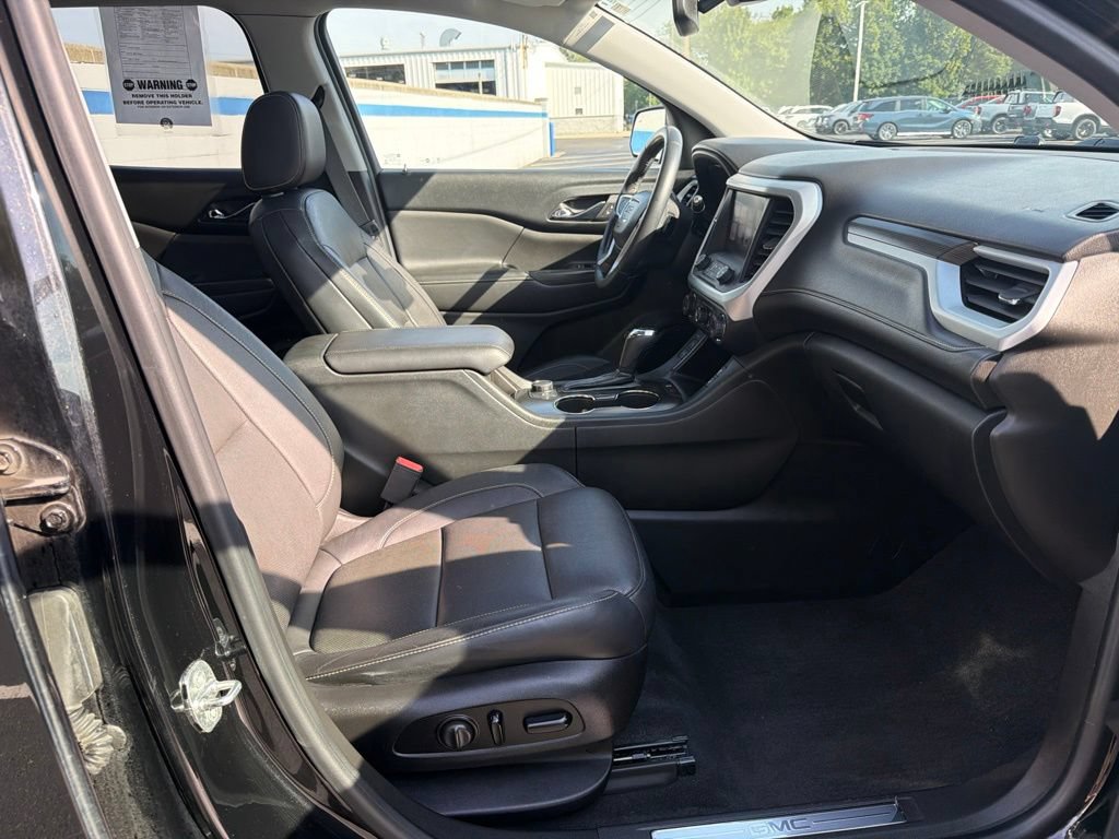 Used 2017 GMC Acadia SLT w/ LPO, Cargo Package FWD image 25