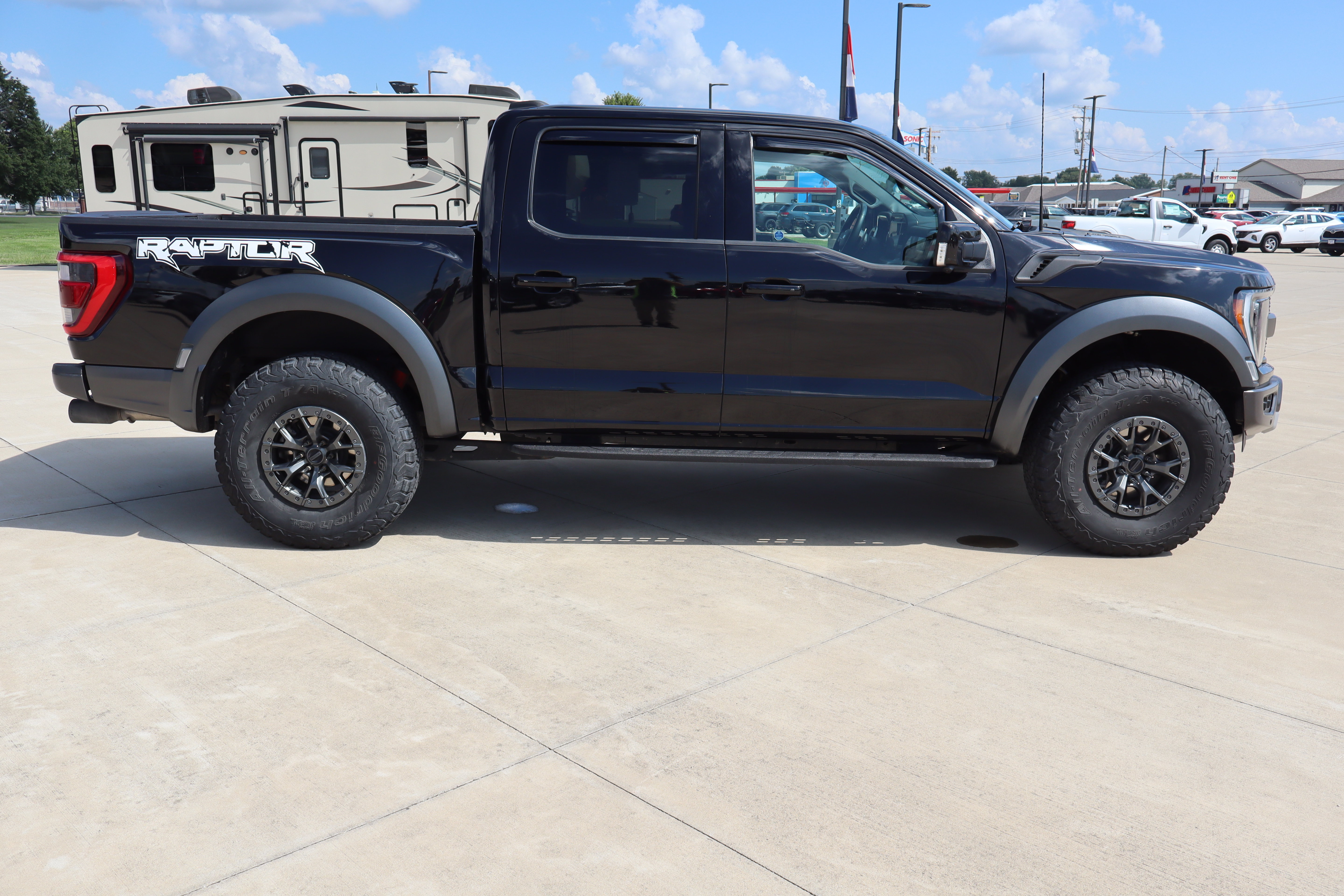 Used 2022 Ford F150 Raptor w/ Raptor 37 Performance Package AWD/4WD image 4