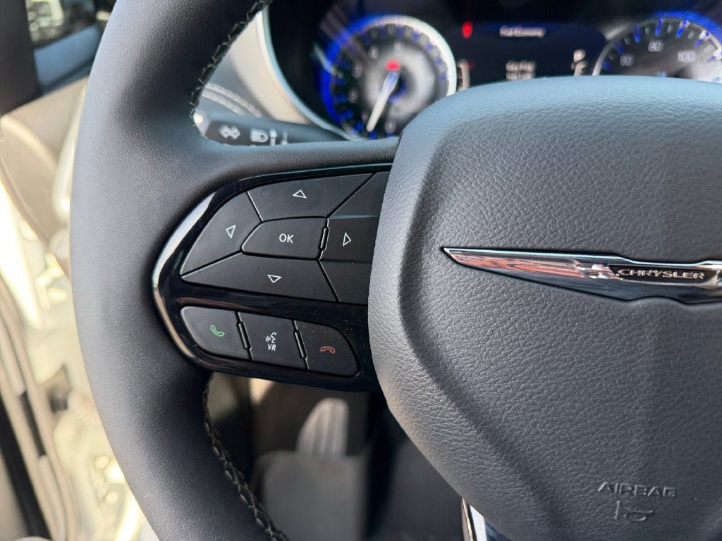 Used 2024 Chrysler Pacifica Limited w/ Uconnect Theater Family Group AWD/4WD image 15