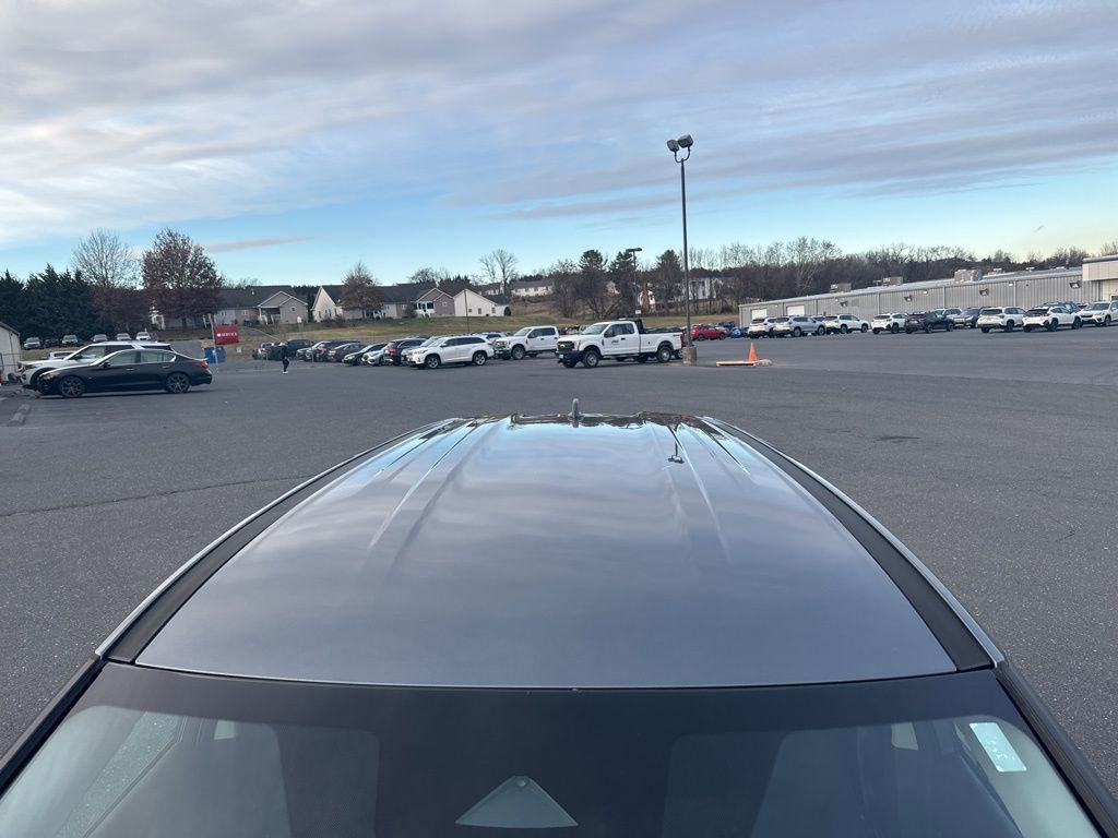 Used 2023 Nissan Rogue S image 9