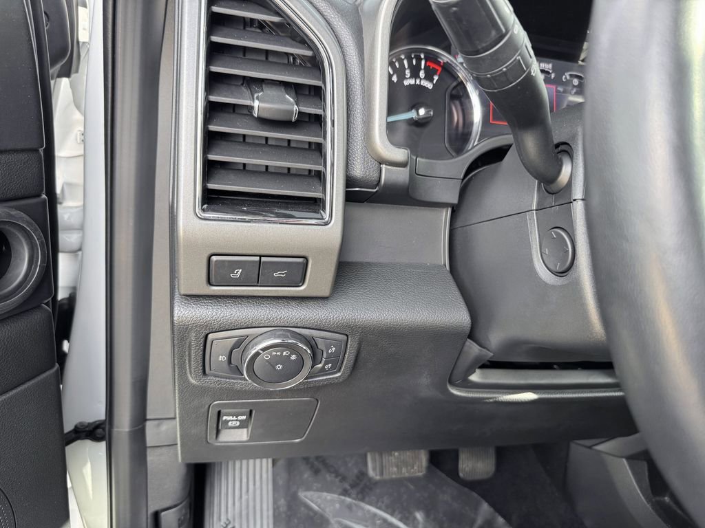 Used 2021 Ford Expedition XLT AWD/4WD image 15