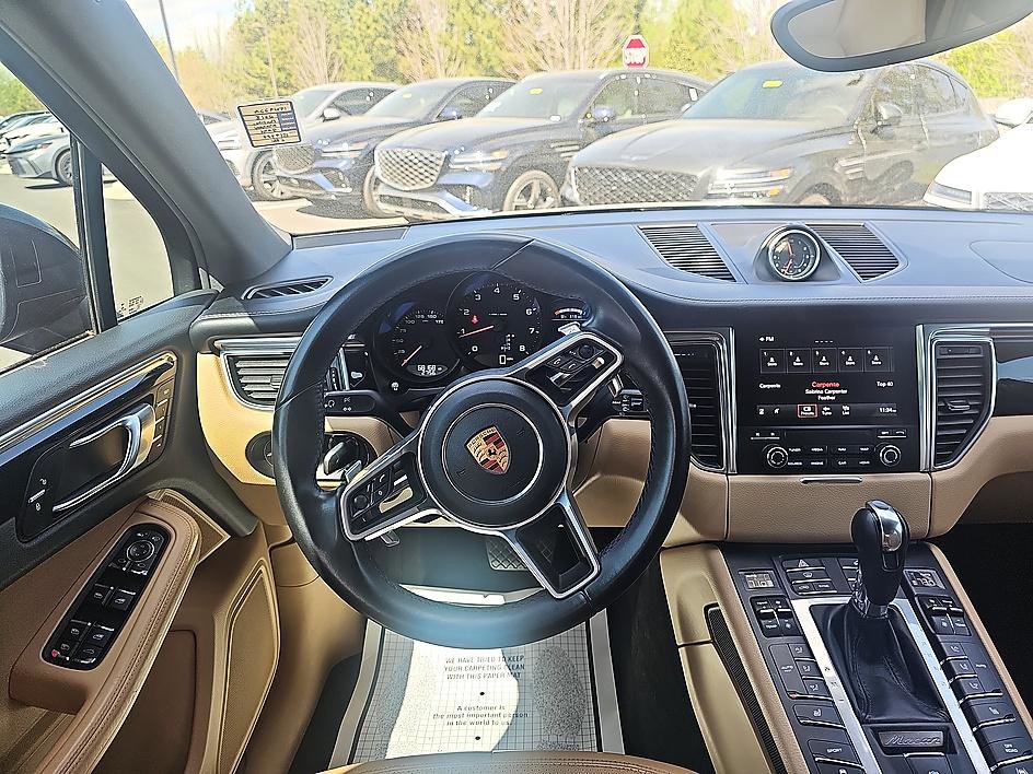 Used 2018 Porsche Macan image 17