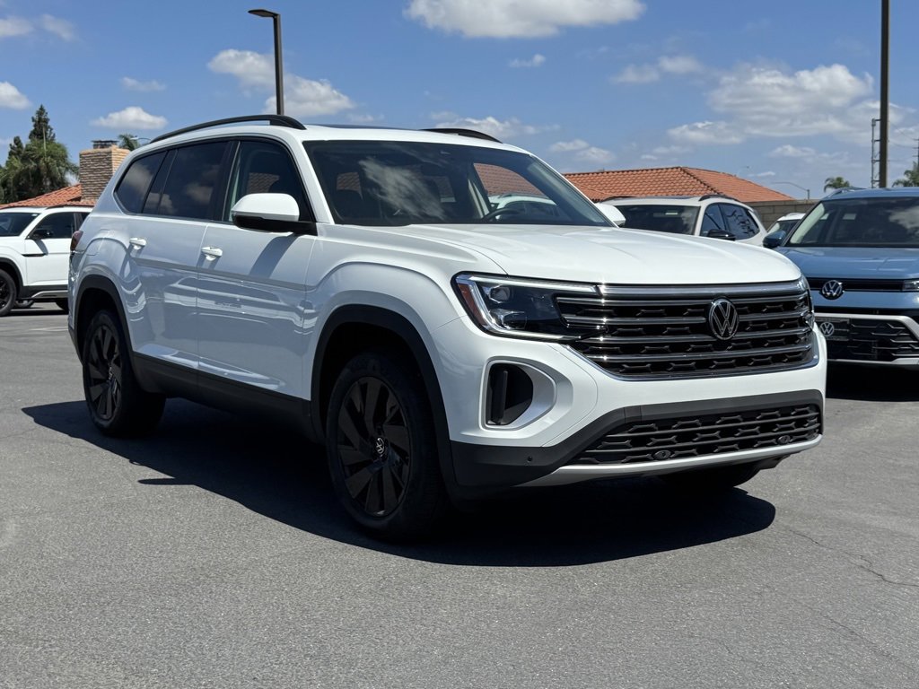 New 2025 Volkswagen Atlas SE image 1