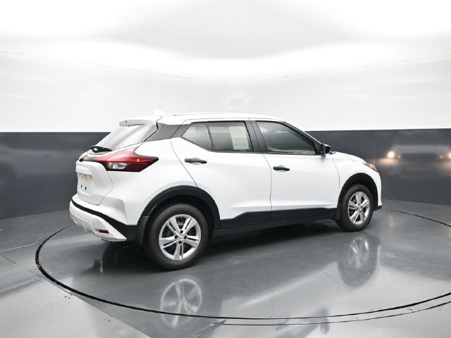 Certified 2025 Nissan Kicks Play S FWD image 7