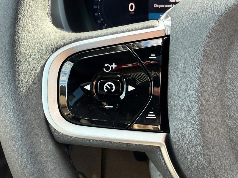 New 2026 Volvo XC90 B6 Core image 13