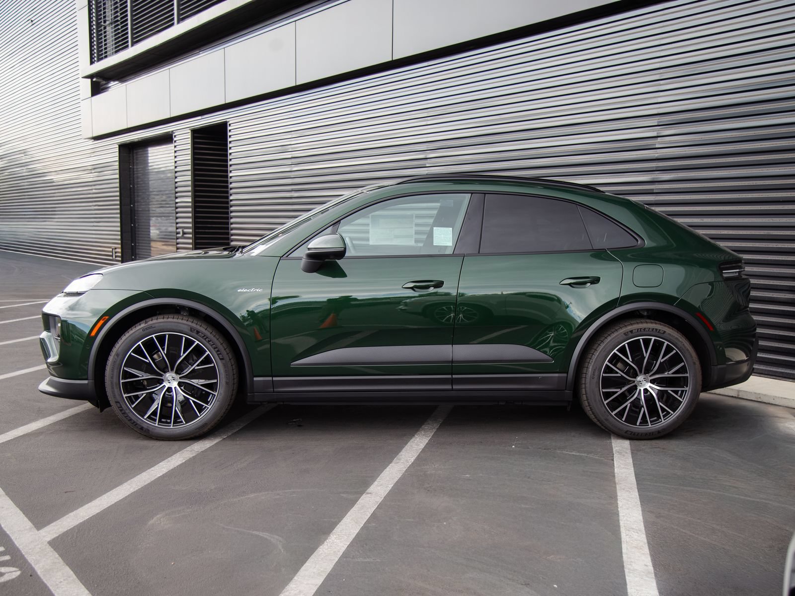 New 2026 Porsche Macan Electric RWD image 2