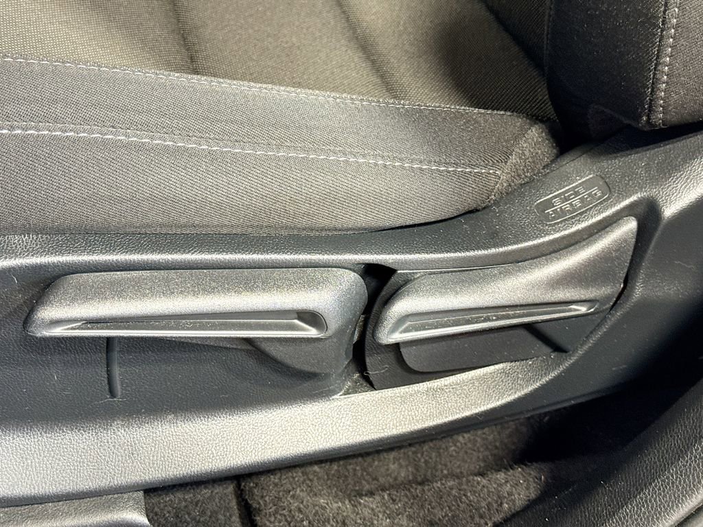 Used 2023 Honda CR-V LX image 23