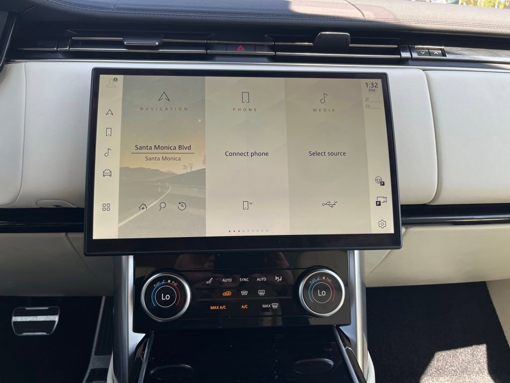 Used 2023 Land Rover Range Rover Long Wheelbase SE image 28