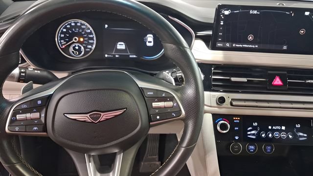 Used 2025 Genesis G70 2.5T AWD/4WD image 15
