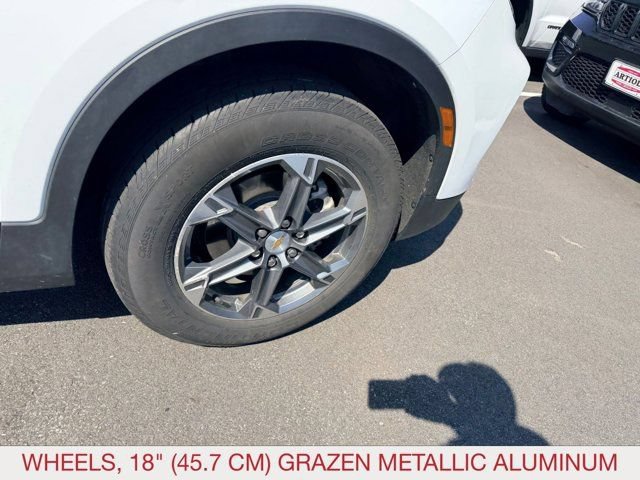 Used 2025 Chevrolet Blazer LT AWD/4WD image 8