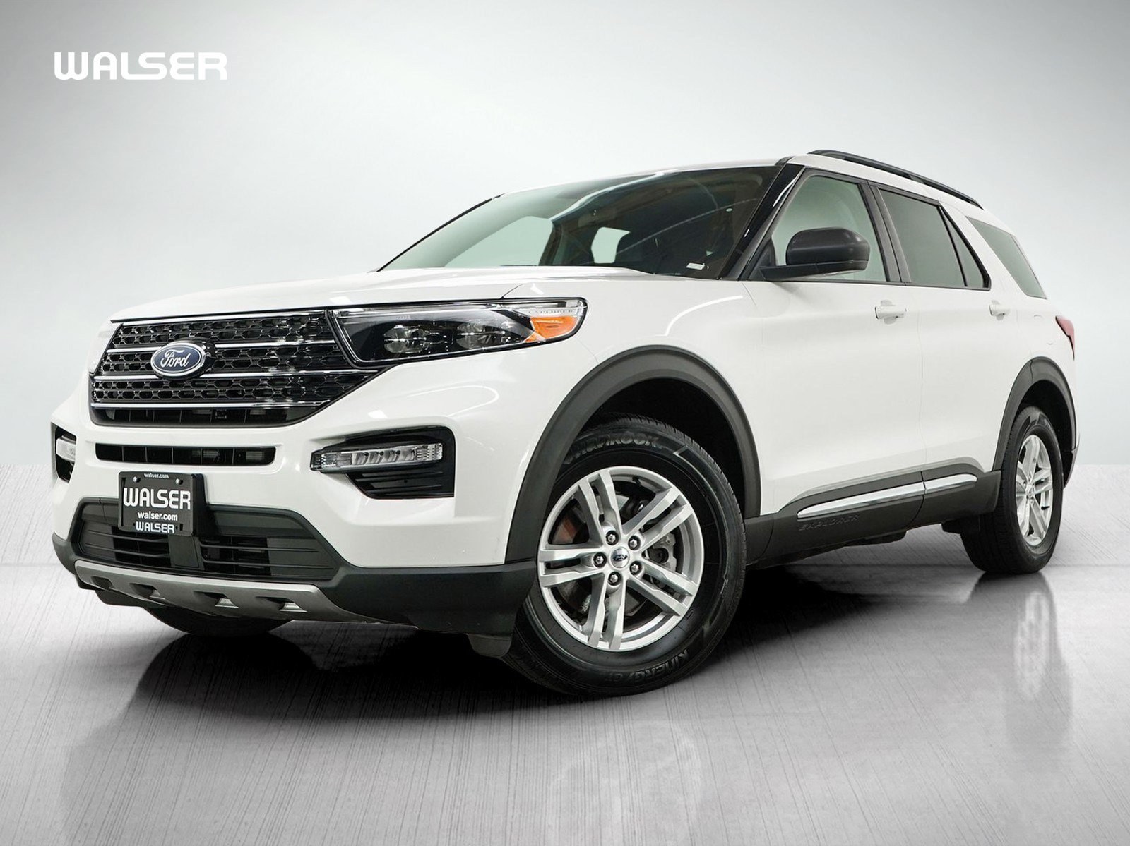Used 2024 Ford Explorer XLT w/ Equipment Group 202A AWD/4WD image 1