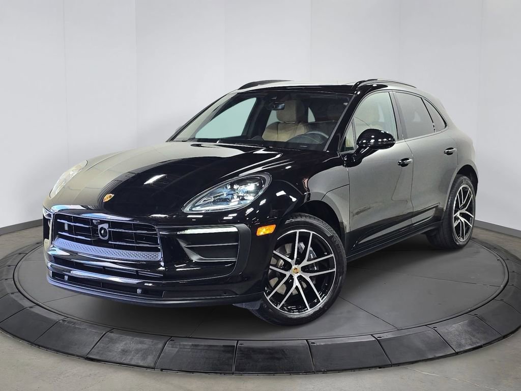 Certified 2025 Porsche Macan AWD/4WD image 1