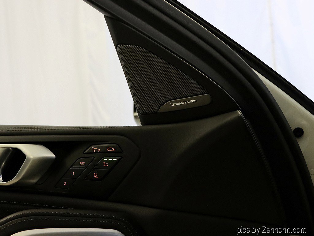 Used 2022 BMW X6 M w/ Competition Package image 30