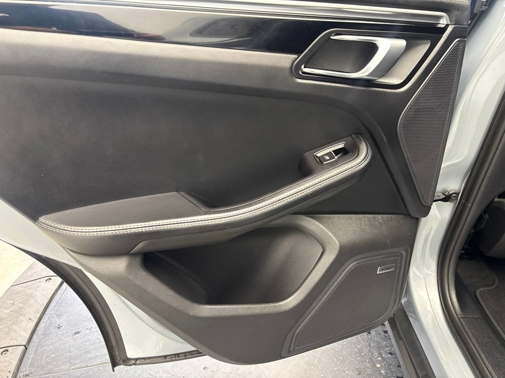Certified 2024 Porsche Macan Turbo AWD/4WD image 18