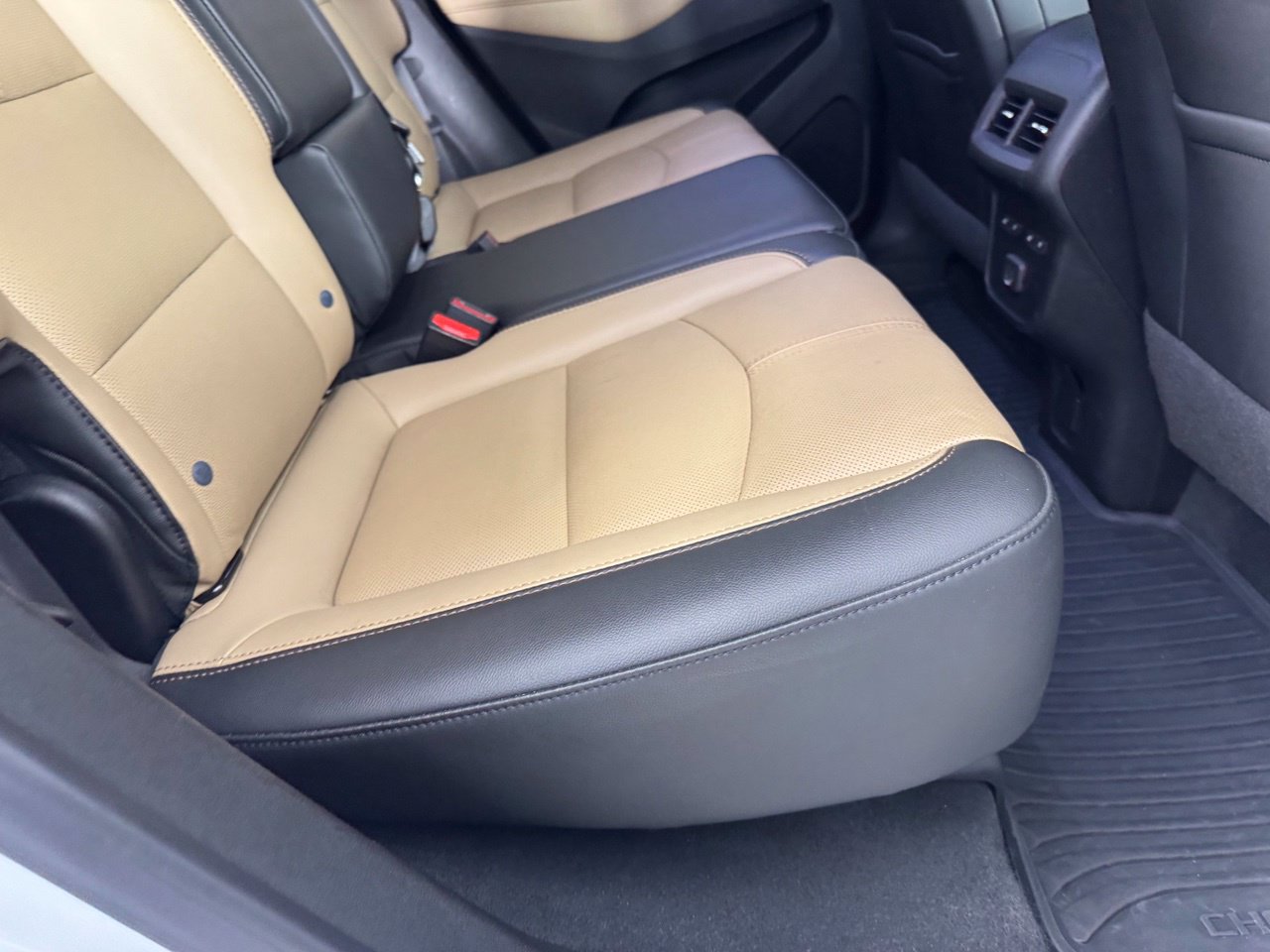 Used 2022 Chevrolet Equinox Premier FWD image 32