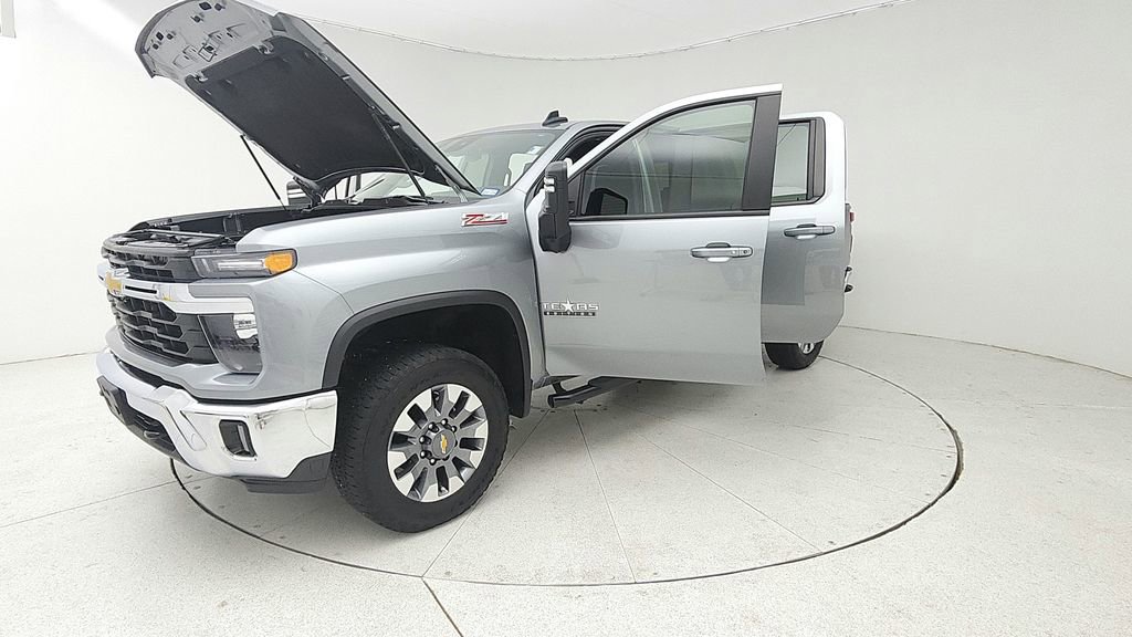 Used 2024 Chevrolet Silverado 2500 LT w/ Texas Edition AWD/4WD image 10