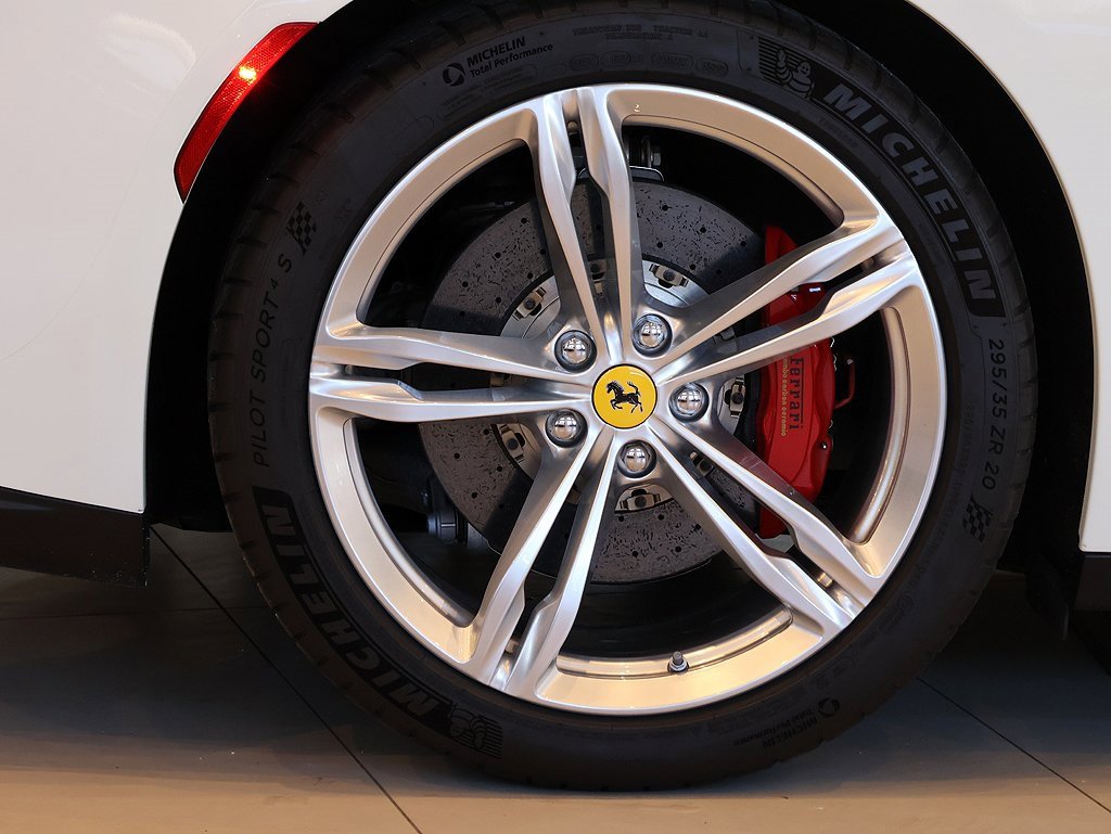 Certified 2018 Ferrari GTC4Lusso image 51