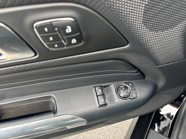 Used 2025 Ford Mustang GT Premium RWD image 17