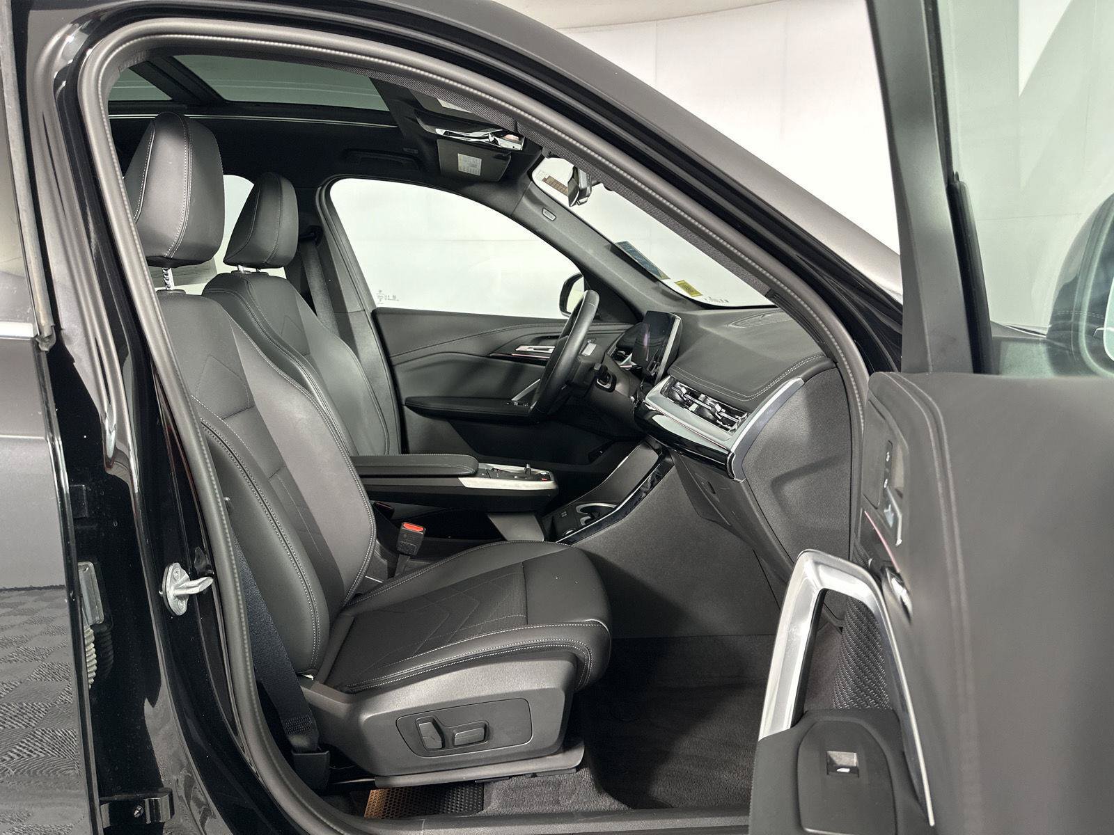 Used 2025 BMW X1 xDrive28i w/ Convenience Package AWD/4WD image 29