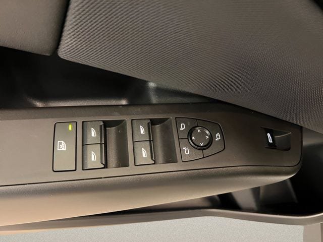 Used 2025 BMW X3 xDrive30i AWD/4WD image 15