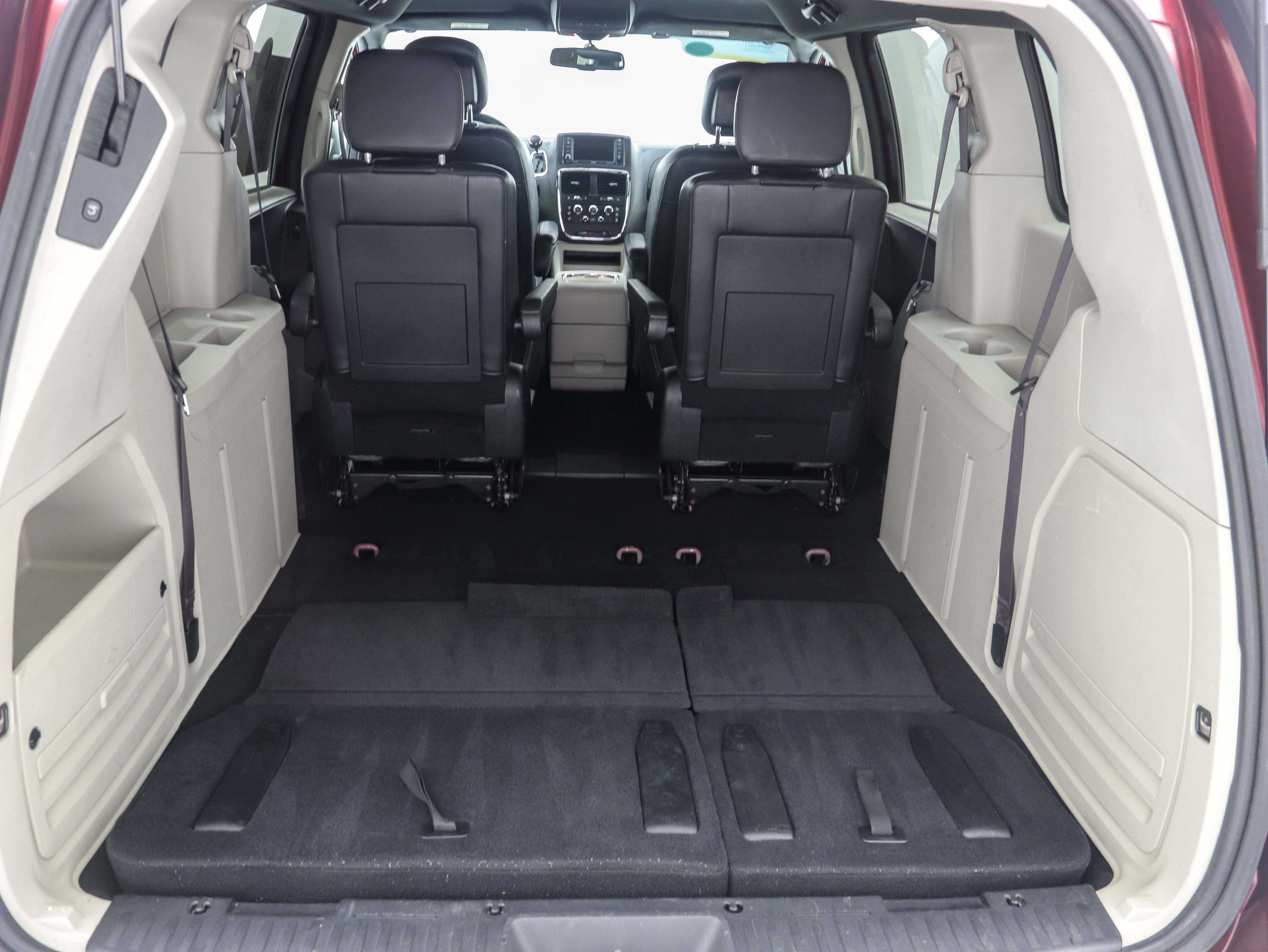 Used 2018 Dodge Grand Caravan SXT FWD image 12