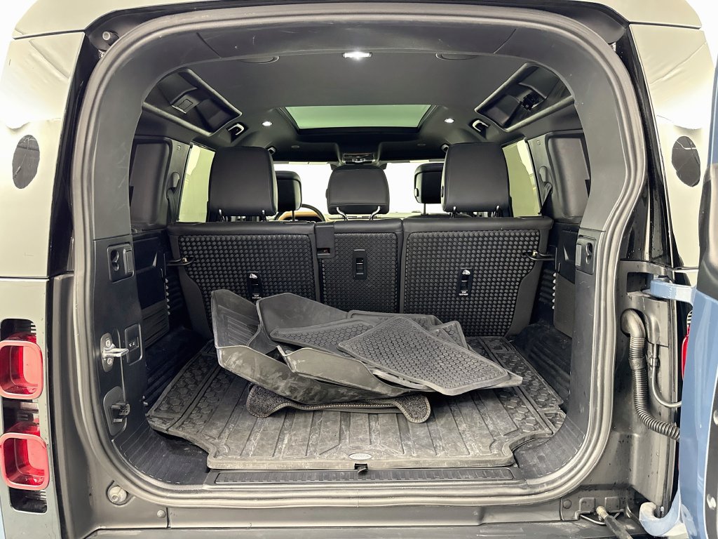 Certified 2024 Land Rover Defender 110 X-Dynamic SE AWD/4WD image 27