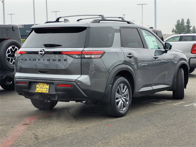 New 2025 Nissan Pathfinder SV image 5