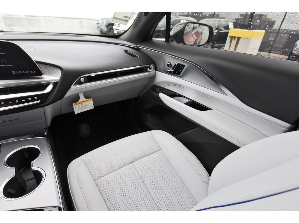 New 2027 Cadillac Lyriq Luxury AWD/4WD image 10