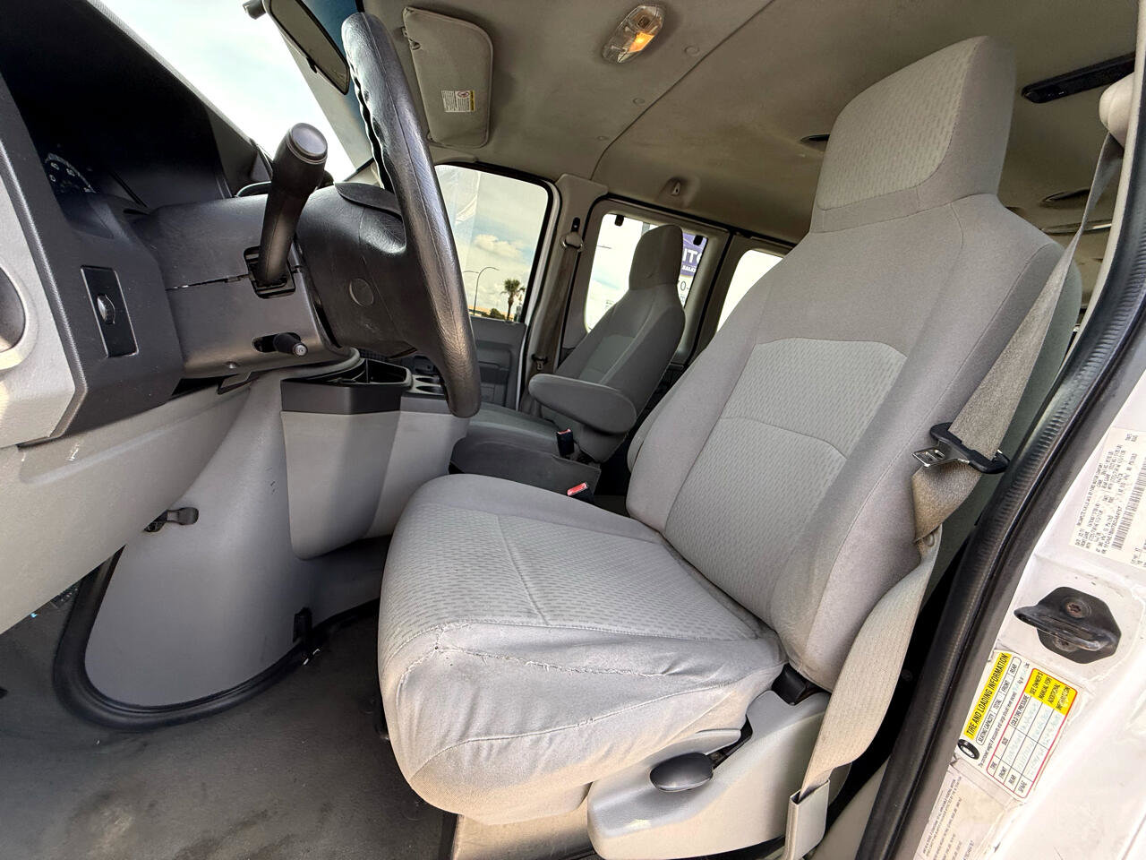 Used 2011 Ford E-150 and Econoline 150 E-150 XL image 13