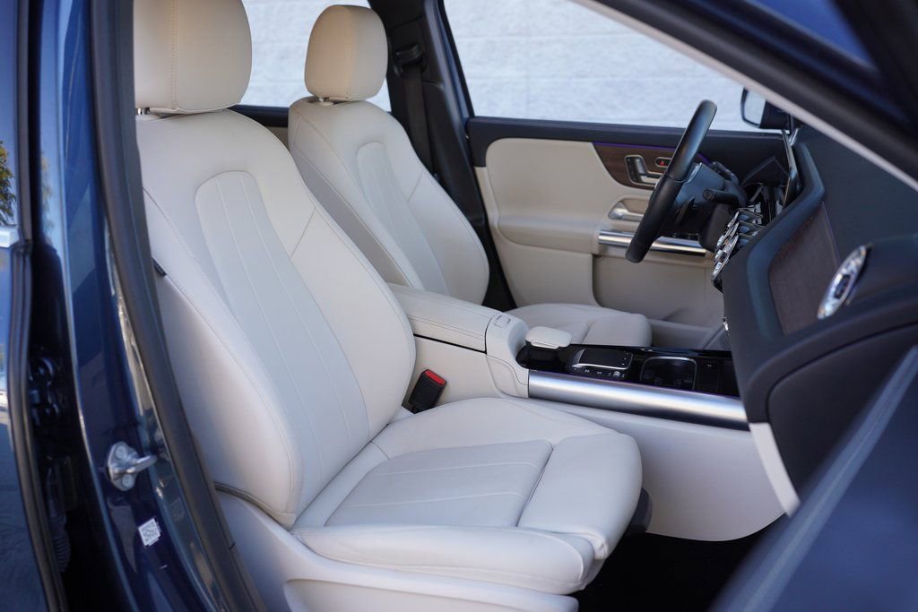 Used 2022 Mercedes-Benz GLA 250 4MATIC w/ Premium Package Lite image 24