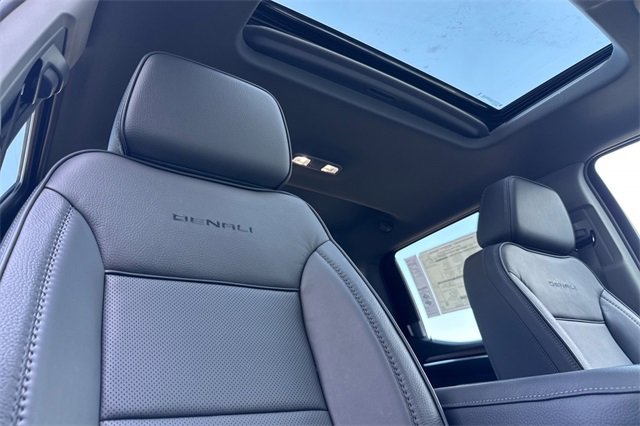 New 2026 GMC Sierra 1500 Denali w/ Denali Reserve Package image 18