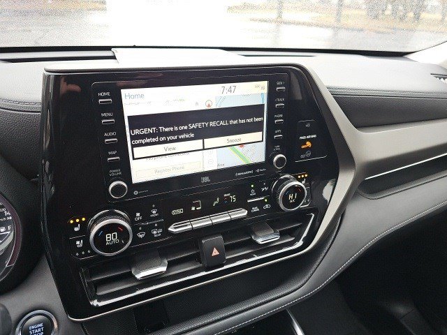 Used 2021 Toyota Highlander Limited image 24