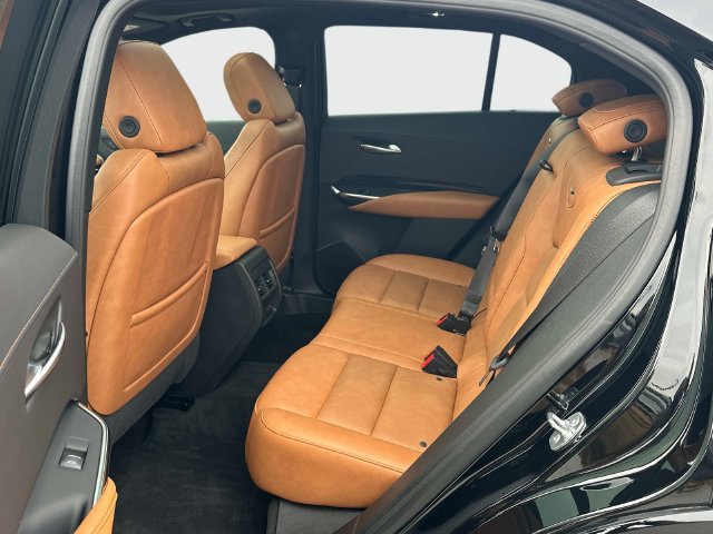 Used 2025 Cadillac XT4 Sport AWD/4WD image 17