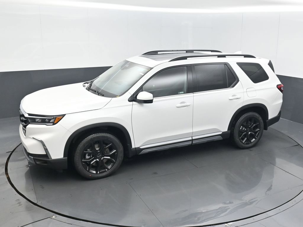 New 2025 Honda Pilot Touring image 12