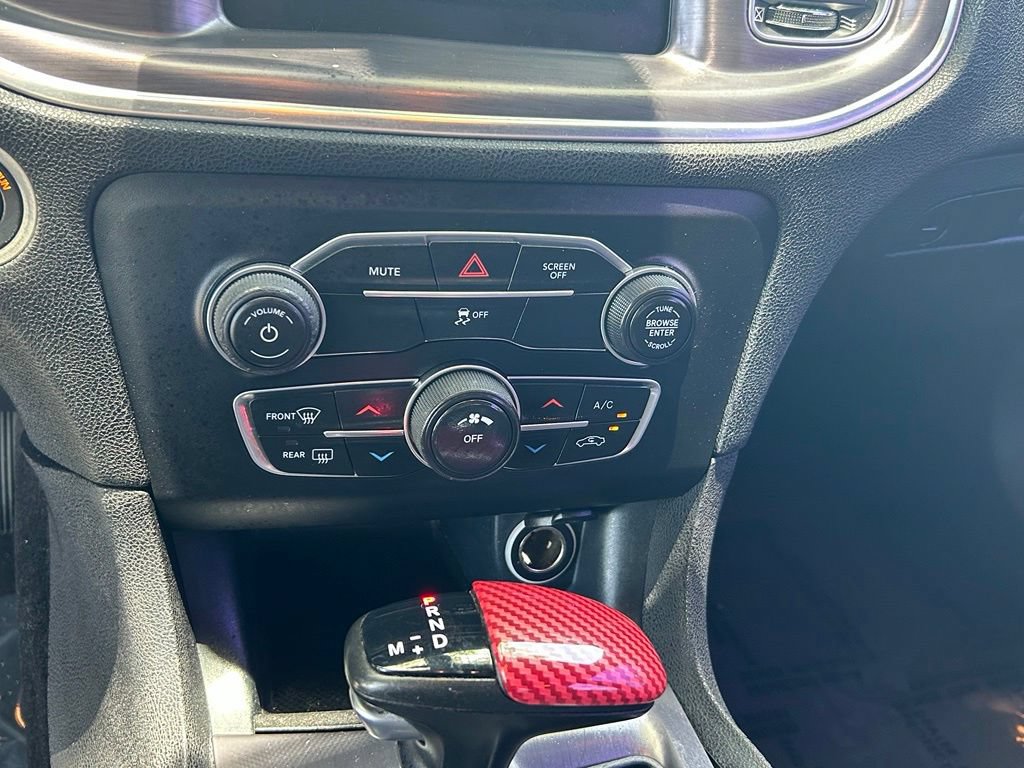 Used 2017 Dodge Charger SE RWD image 22