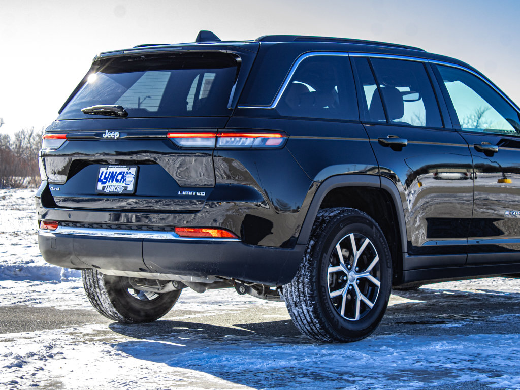 Used 2024 Jeep Grand Cherokee Limited image 16