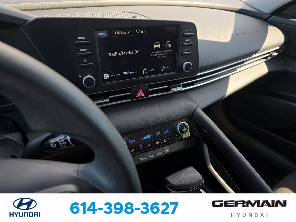 Used 2026 Hyundai Elantra Hybrid FWD image 24